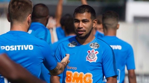 Fuerte suma: Corinthians en serio problema por deuda de Junior Sornoza