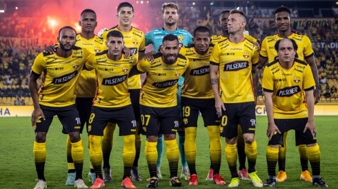Otro histórico: Crack sudamericano se ofrece a jugar en la Noche Amarilla