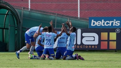 Macará lo empezó ganando en el primer tiempo. Foto: API