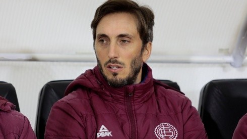 QUITO, ECUADOR - FEBRUARY 26: Luis Zubeldia head coach of Lanus gesture during a match between Universidad CatÛlica de Quito and Lan˙s as part of the Copa CONMEBOL Sudamericana 2020 at Estadio OlÌmpico Atahualpa on February 26, 2020 in Quito, Ecuador. (Photo by Franklin Jacome/Agencia Press South/Getty Images)-Not Released (NR)