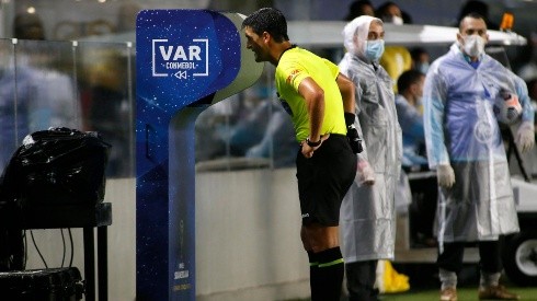 El VAR se usa en los torneos Conmebol desde los octavos de final. Foto: GettyImages