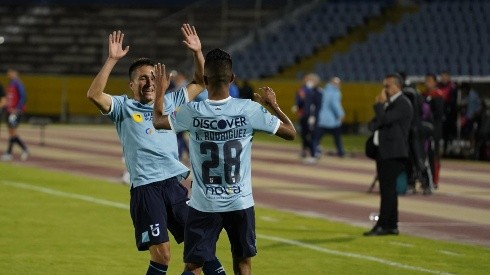 Universidad Católica tendrá que esperar por su rival. Foto: API