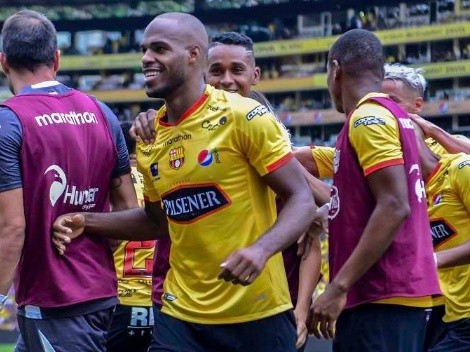 ¡La está rompiendo en Inglaterra! Triplete del exdelantero del Barcelona en el fútbol inglés