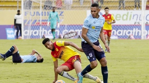 El partido entre Católica y Aucas comenzará desde las 19H00. Foto: API