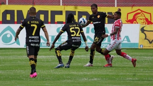 ¡Se mete en pelea! Aucas vence agónicamente al Rodillo Rojo en Ambato